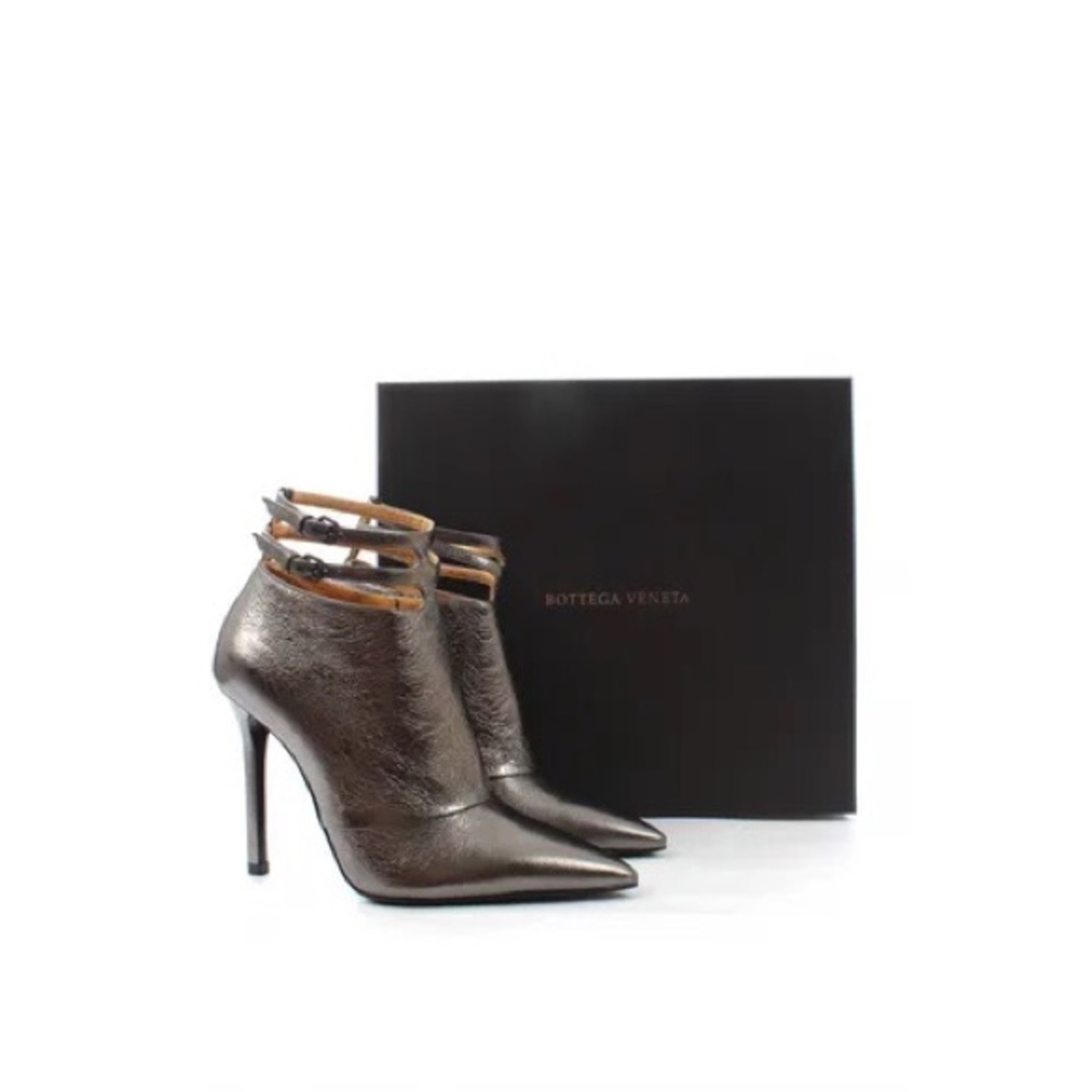 Bottega Veneta metallic silver leather ankle boots Size 37